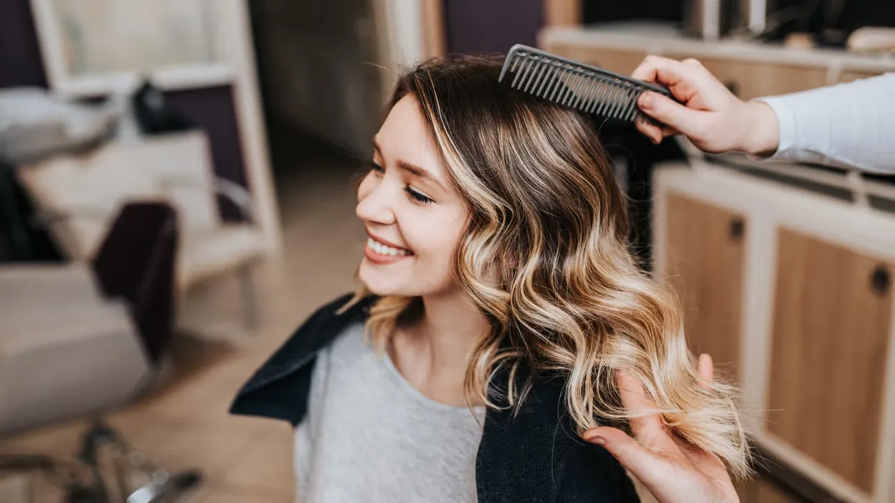 Ge ditt hår liv med färg och stil